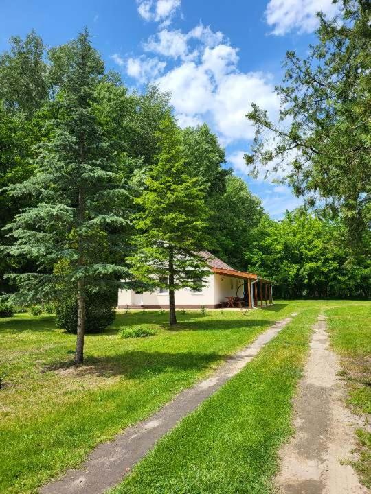 Gyoember Tanya Villa Ásotthalom Екстериор снимка